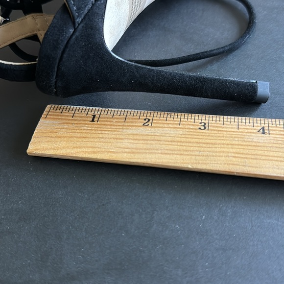 Banana Republic Jenne suede heel - Picture 7 of 7